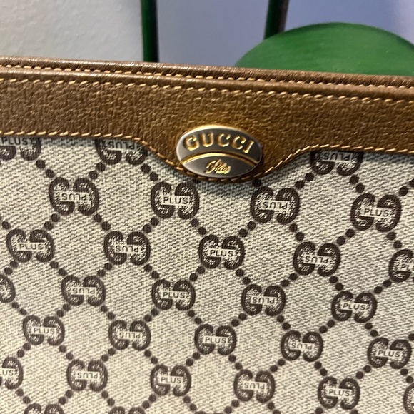 Gucci Tan and Brown Monogram Clutch - Picture 8 of 12